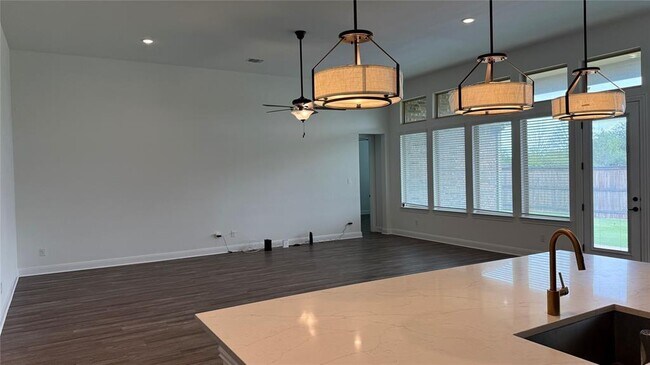 Building Photo - 352 Olympic Pk Dr