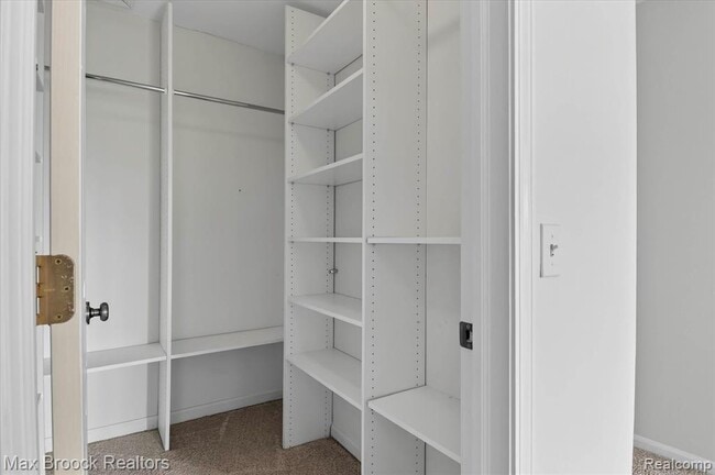 Building Photo - 3255 Camden Dr