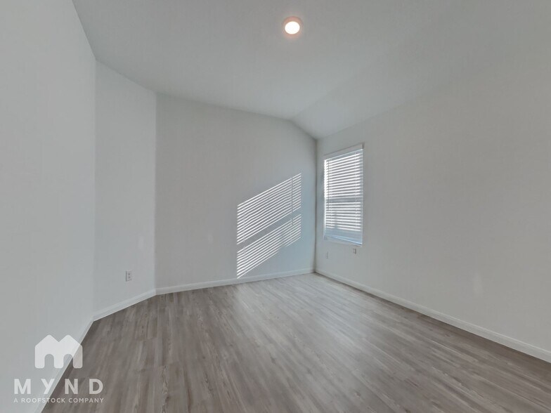 Building Photo - 5908 Geronimo Wy