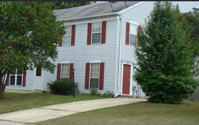 Building Photo - 800 Indian Head Ave