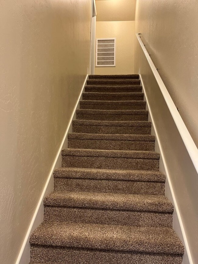 Building Photo - Executive Home In Elko