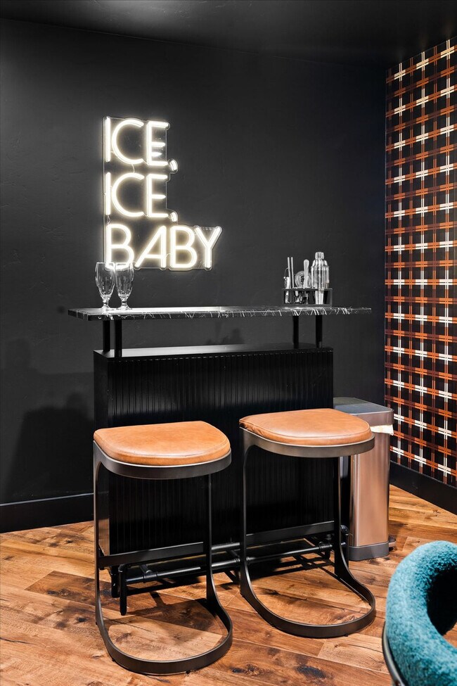 Building Photo - 323 Deer Creek Rd