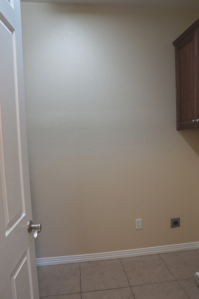 Building Photo - 35579 Domani Dr