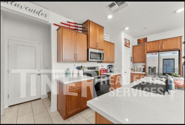 Building Photo - 5301 E Commerce Way