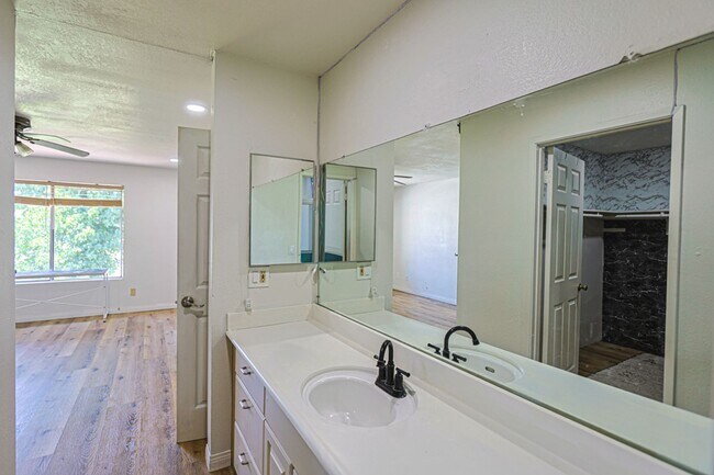 Building Photo - 3440 W Park Balboa Ave