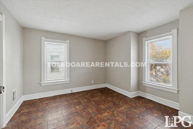 Building Photo - 2907 Rockwood Pl