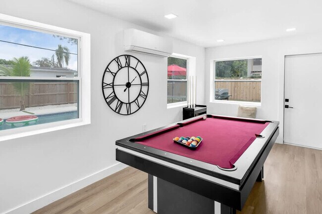 Building Photo - 17621 NE 7th Ave