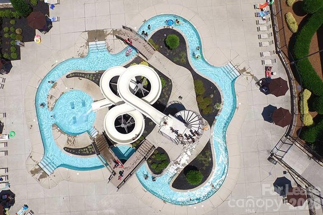 Building Photo - 1127 Walbury Hl