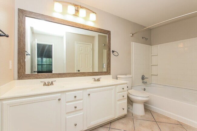 Building Photo - 19716 San Chisolm Dr