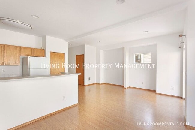 Building Photo - 3715 NE Grand Ave