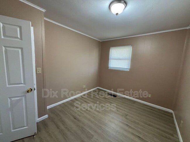 Building Photo - 1422 Honeybee Dr
