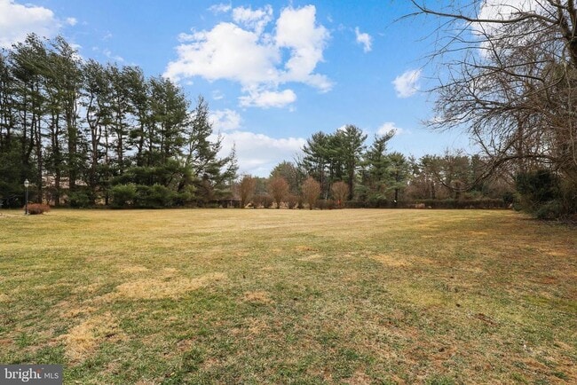 Building Photo - 10605 River Oaks Ln