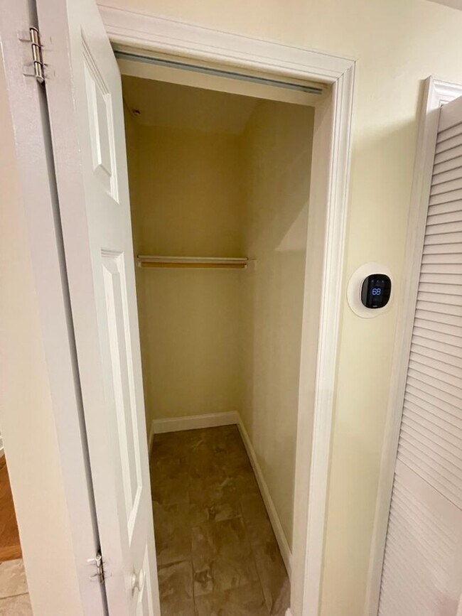 Building Photo - 13th ST