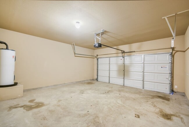 Building Photo - Nice 3 BEDROOM DUPLEX LOCATED IN HUTTO, TEXAS!