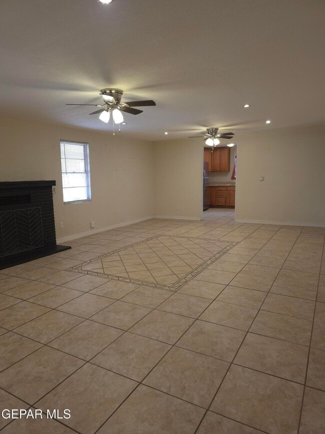 Building Photo - 7332 N Loop Dr