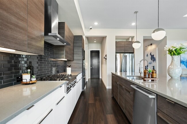 Building Photo - 2468 Electra Dr