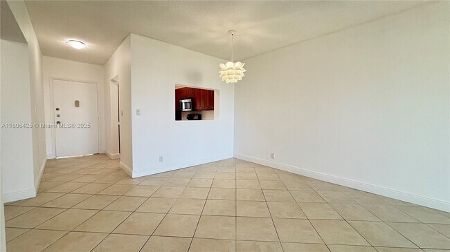 Building Photo - 4117 Bougainvilla Dr