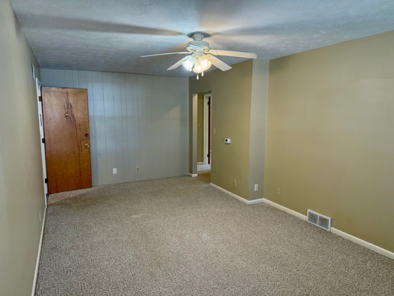 Building Photo - 2205 Adams Ave