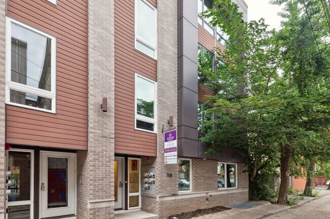 Building Photo - Luxury 2BD/2BA| Bella Vista Apartment