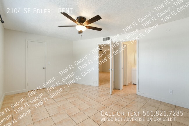 Building Photo - 2104 SE Edler Dr