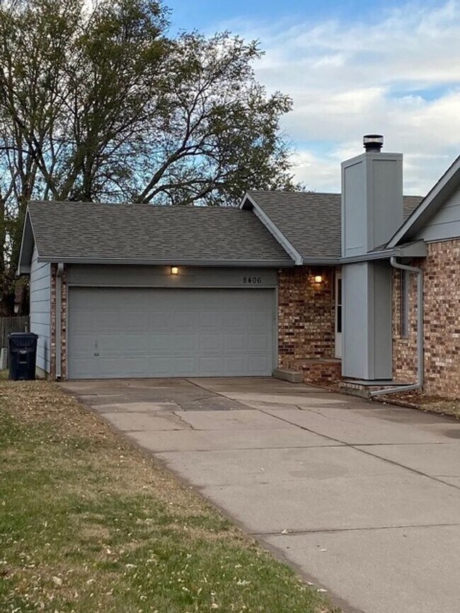 Building Photo - 8404-8406 W Thurman