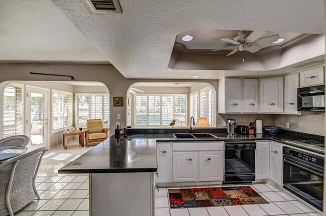 Building Photo - Amazing Golf Course Views in Leisure World a 45+ Active Adult Resort Community.  Available June t...