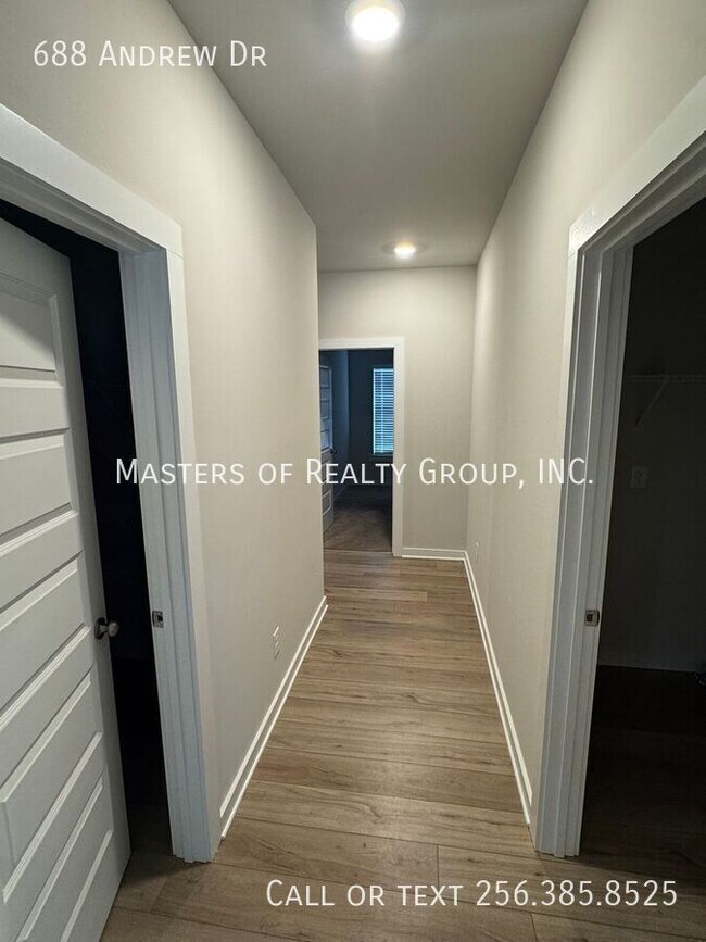 Building Photo - 688 Andrew Dr