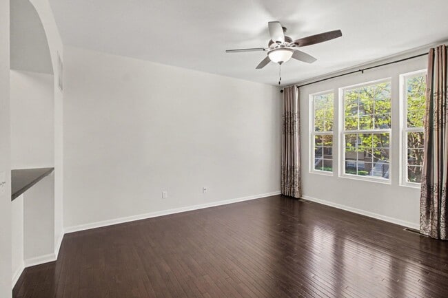 Building Photo - 27898 Hopkins Dr