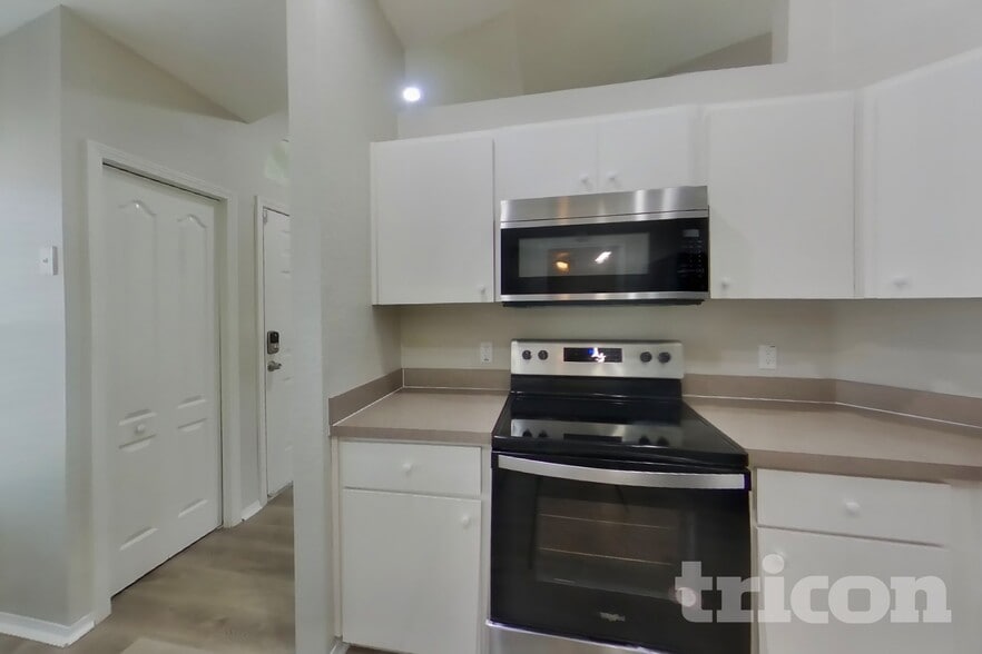 Building Photo - 3034 Wentworth Pl