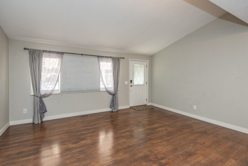 Building Photo - 317 S Pam Ave