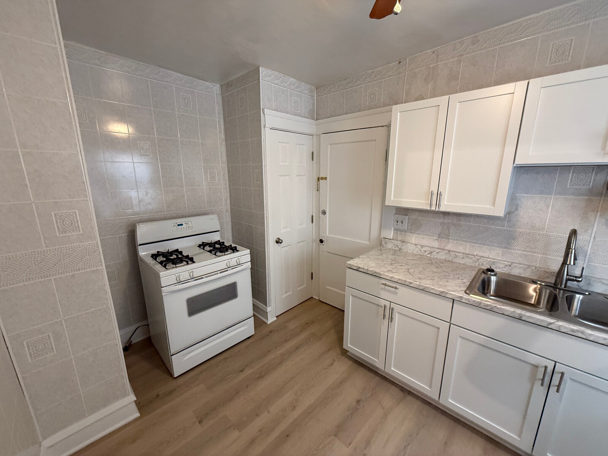 Building Photo - 11916 Browning Ave