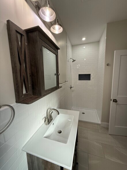 Building Photo - 37 Kirk St