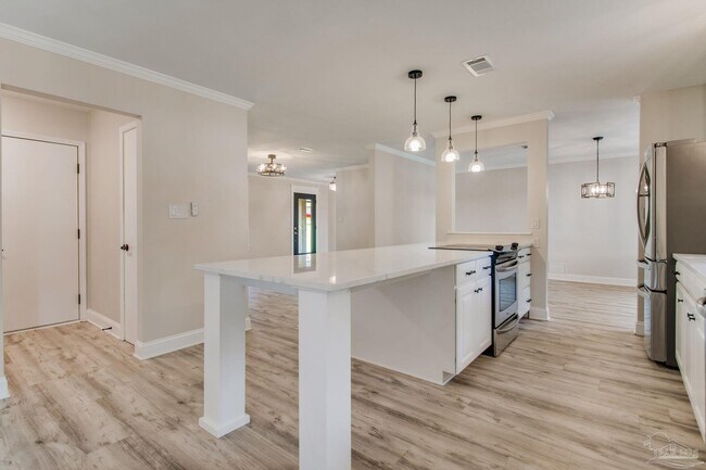 Building Photo - 5894 W Shore Dr