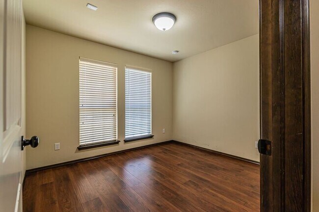Building Photo - 2405 SW 138th St