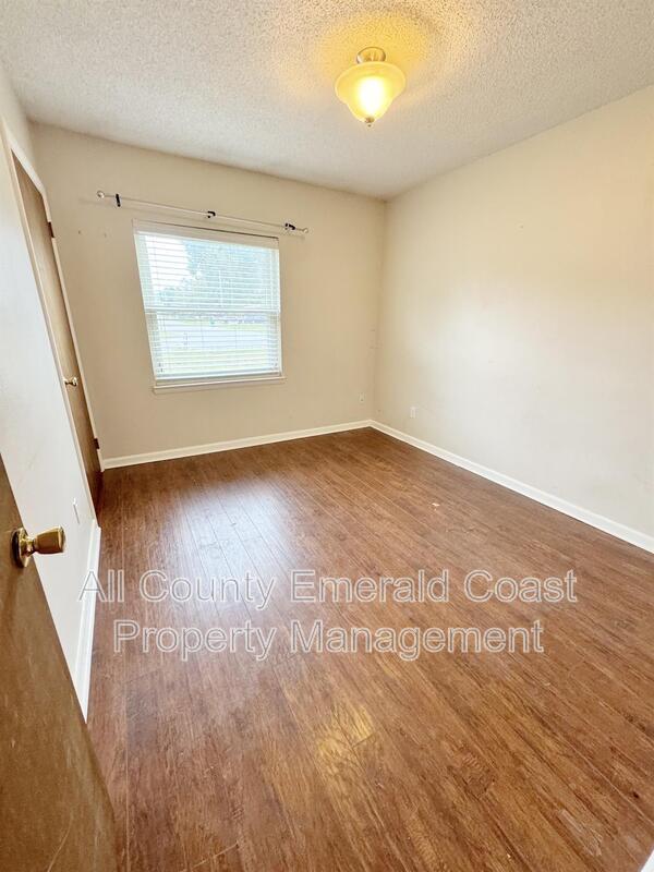 Building Photo - 506 Trenton St