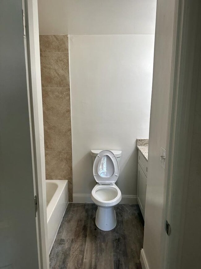 Building Photo - Beautiful home!