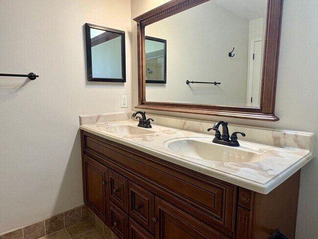 Building Photo - 3/2/2 POOL home in Stuart on 3/4 acre--NO HOA!