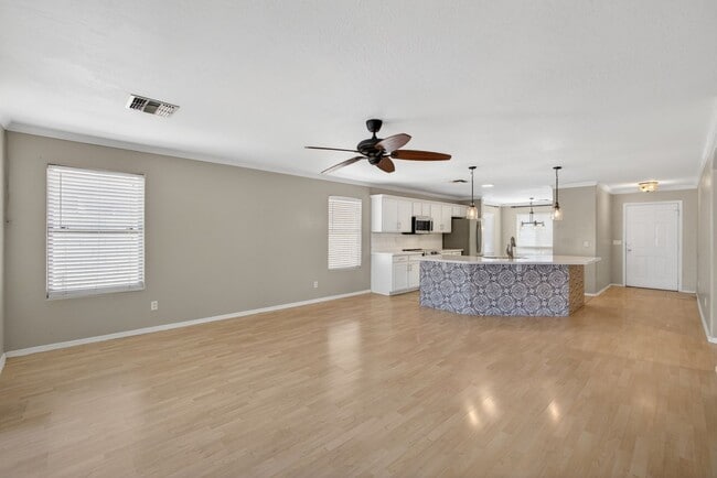 Building Photo - Updated House in Chandler Community