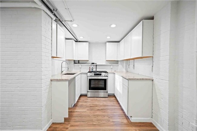 Building Photo - 1850 Ardmore Rd NW