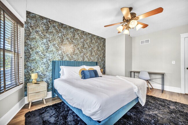 Building Photo - 1501 E 105th St