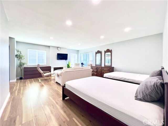 Building Photo - 9256 Crocus Ave