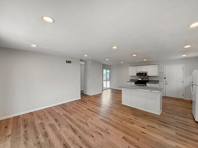 Building Photo - SD: Spacious 3BD/2BA Home in Oceanside with Large Backyard, In-Unit Laundry & Attached Garage