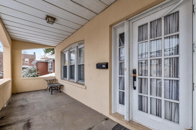 Building Photo - 284 MacArthur Ave