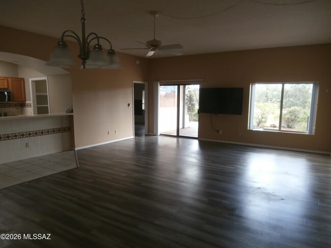 Building Photo - 870 W Calle de Emilia