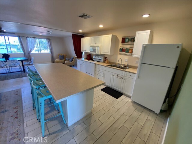Building Photo - 35450 Calle Nopal