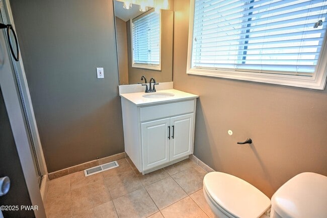 Building Photo - 134 Laurel Hill Dr