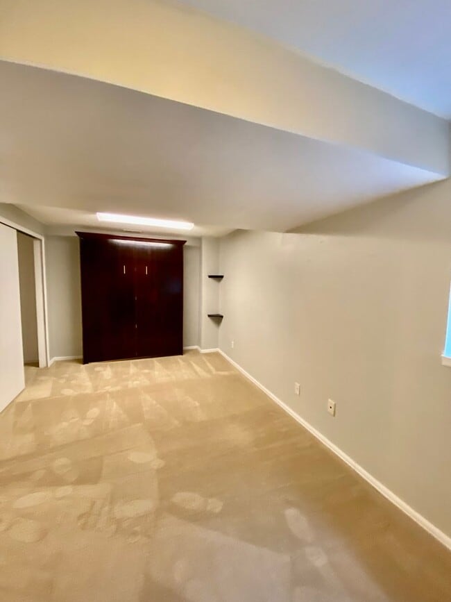 Building Photo - 4 Bedrooms on Corner Lot in 80920!  Dog Friendly!