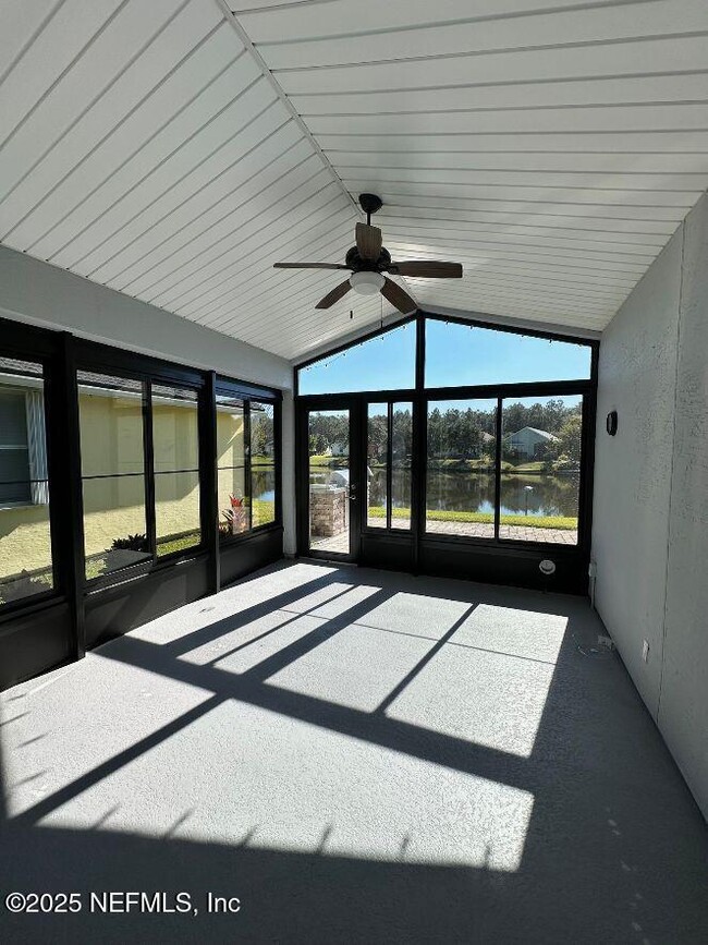 Building Photo - 943 Hazeltine Ct