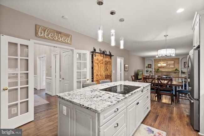 Building Photo - 10303 Bear Creek Dr