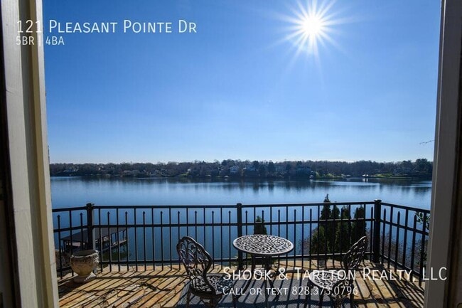Building Photo - 121 Pleasant Point Dr